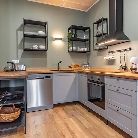 Sepa Shack - Newly Renovated With Sauna Apartment Parnu